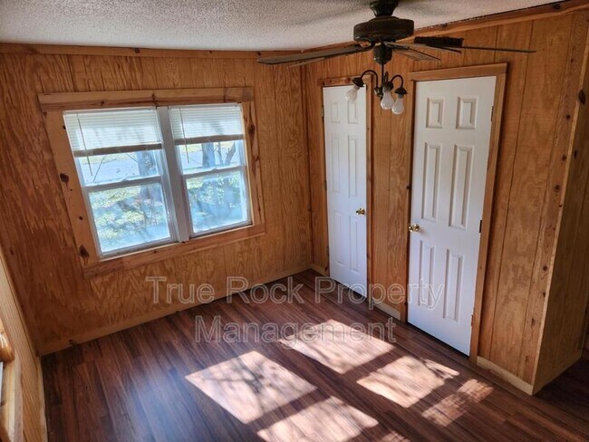 Building Photo - 311 S Cash