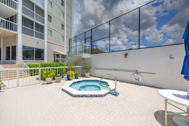 Building Photo - 5501 Heron Point Dr
