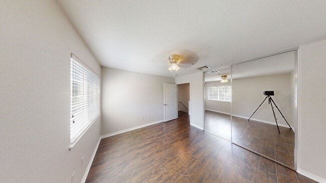 Building Photo - Beautiful 2 bed 2 1/2 bath Condo in Redlands, Ca.