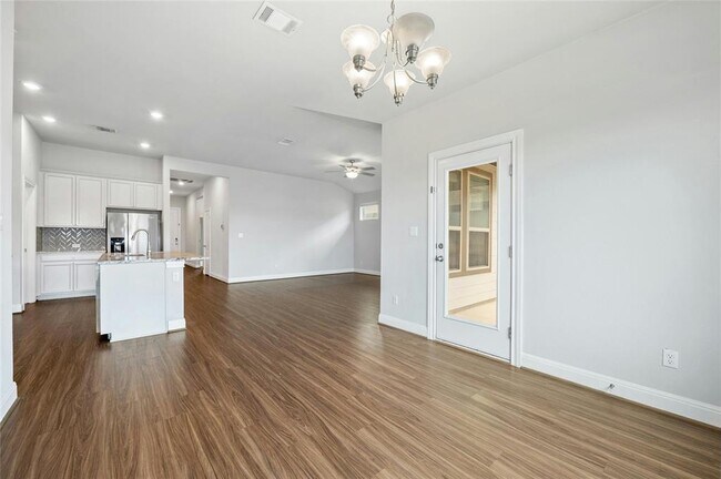 Building Photo - 116 Birkshire Dr