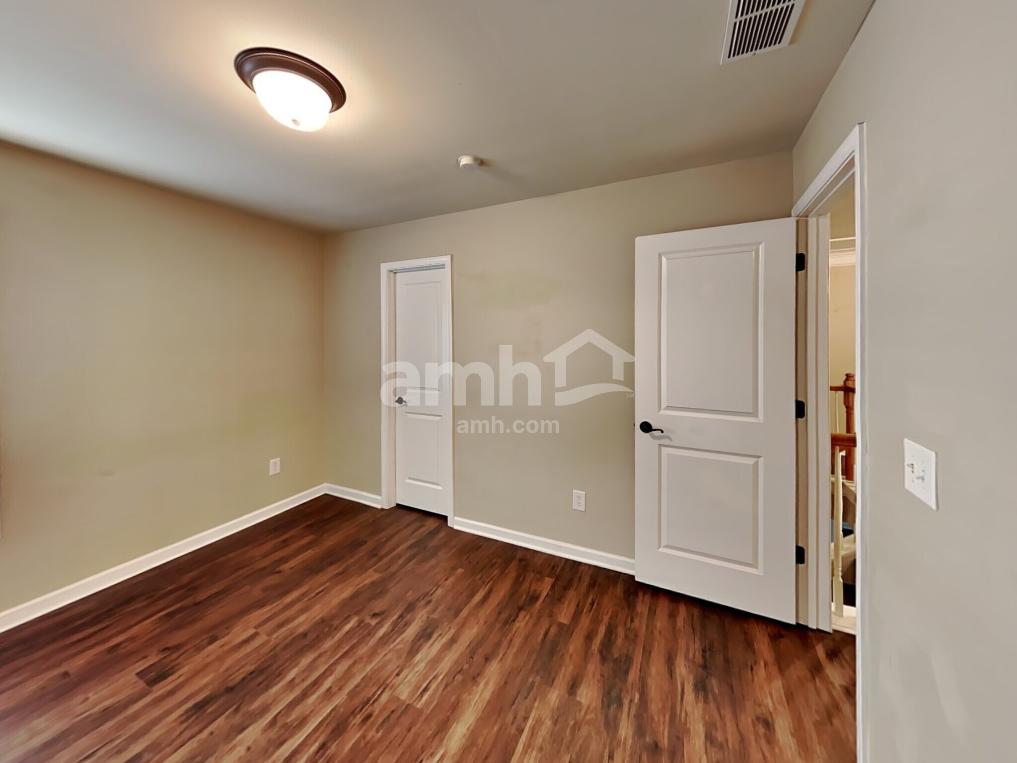 Building Photo - 531 Crestmont Ln