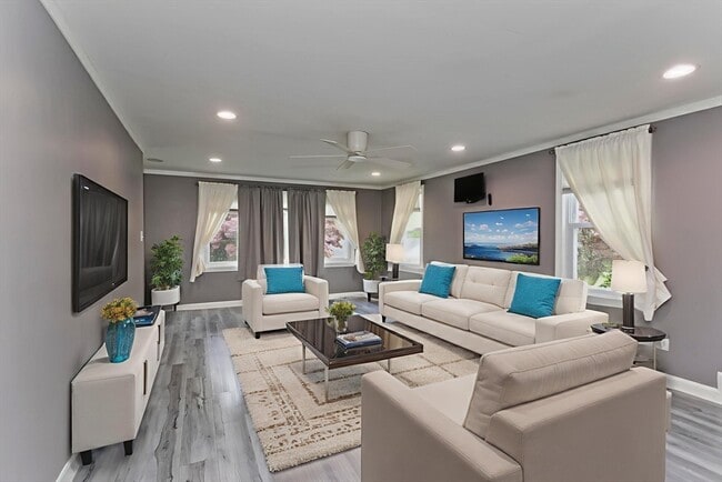 Building Photo - 83 Chalmers St