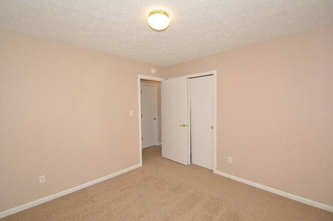 Building Photo - 4036 Magnolia Dr