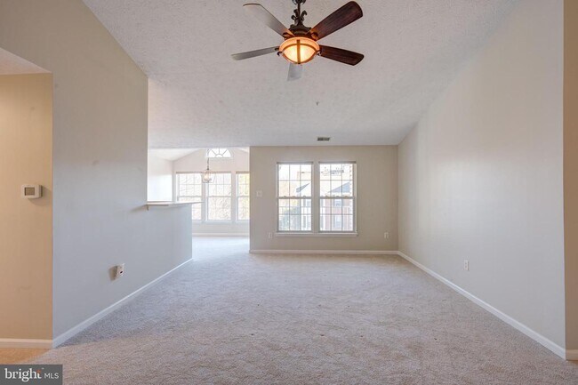 Building Photo - 4933 Riders Ct