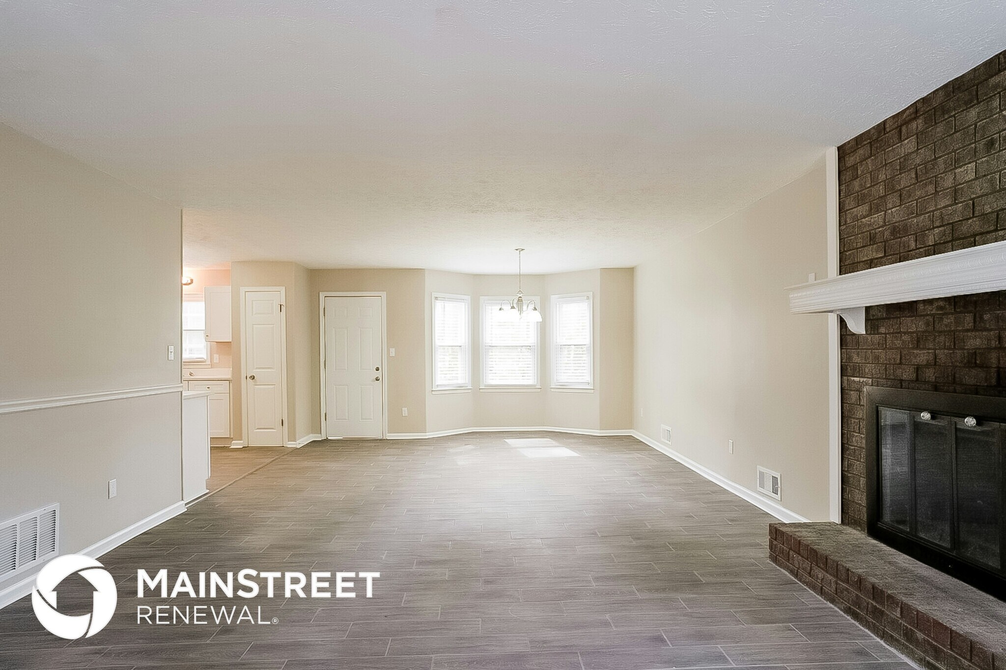 Building Photo - 2440 Hillboro Cir S W