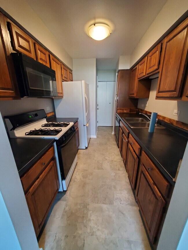 Building Photo - 4572 Provincetown Dr