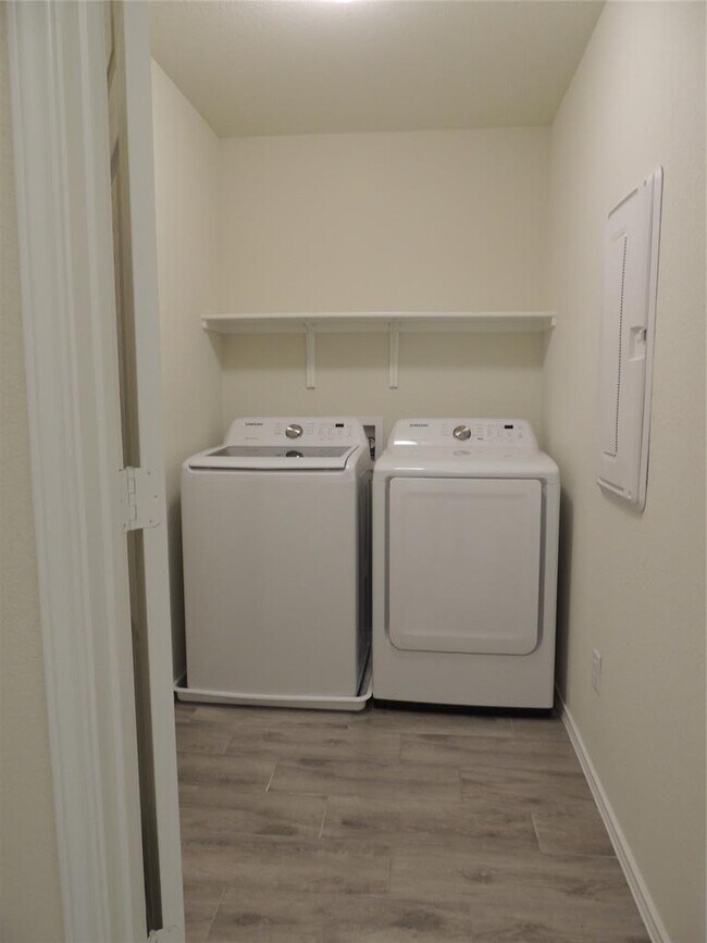 Building Photo - 241 Cascata Way