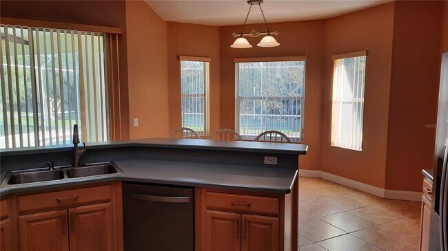 Building Photo - 58 Burning Bush Dr