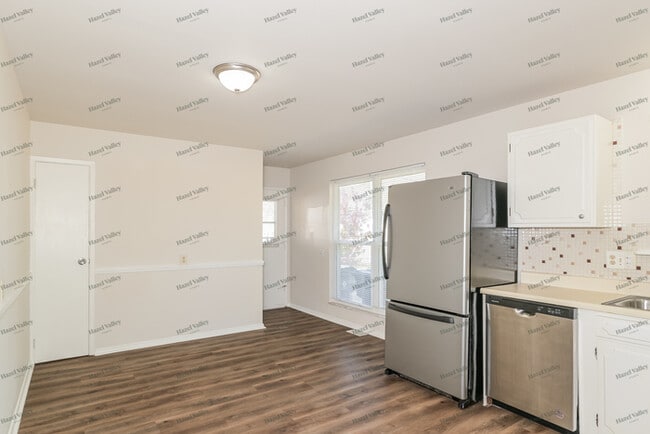 Building Photo - 1465 Central Pkwy