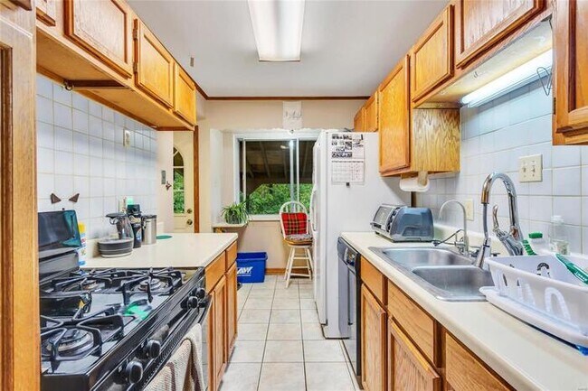 Building Photo - Fantastic 3bd/2ba home! Let yourself in!