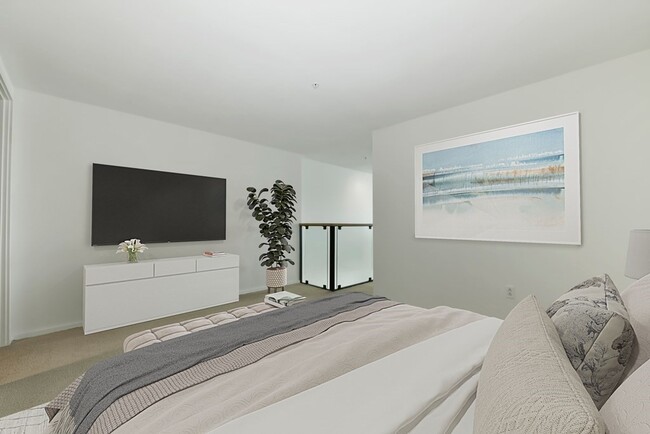 Building Photo - 1 Earhart St