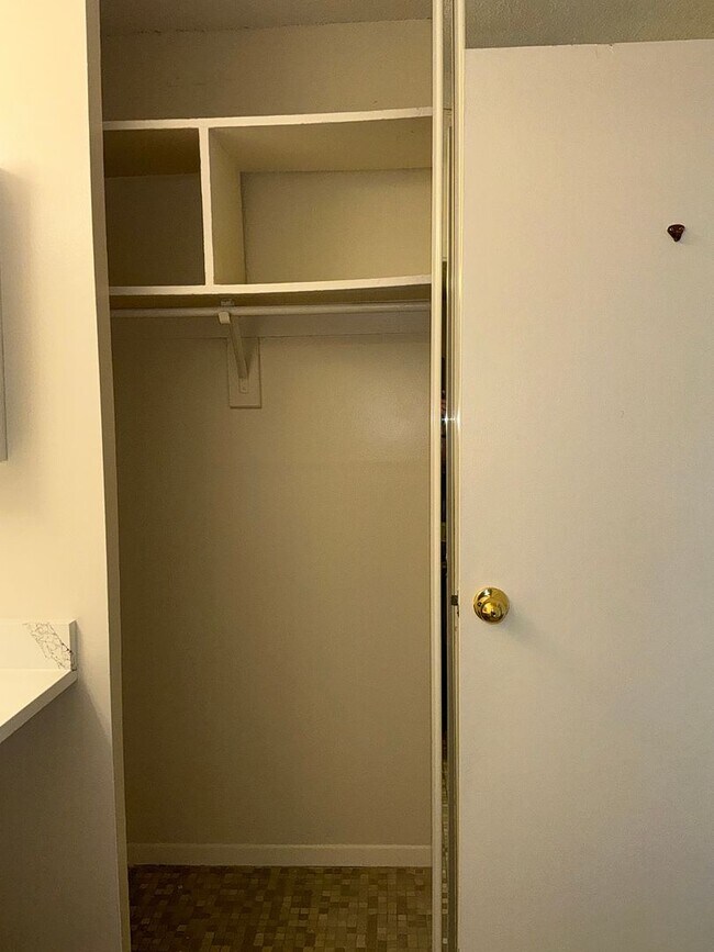Building Photo - Beautiful 1 BR 1 BA condo at The Forum