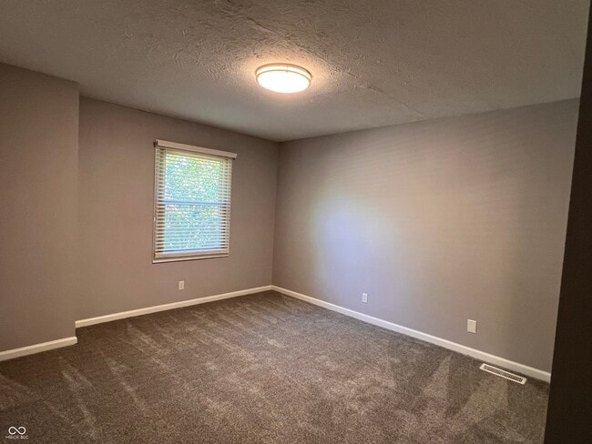 Building Photo - 1402 Kessler Blvd E Dr