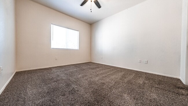 Building Photo - Charming 2bd 2bth Condo