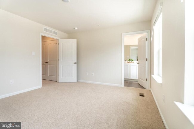 Building Photo - 846 Derwent Ln