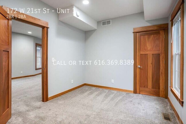 Building Photo - 172 W 21st St