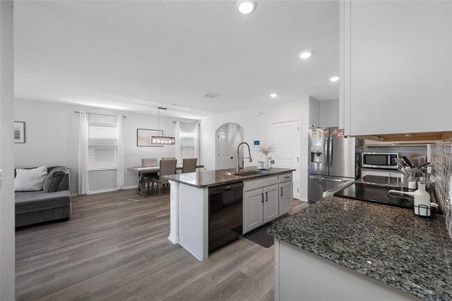 Building Photo - 16826 Secret Meadow Dr