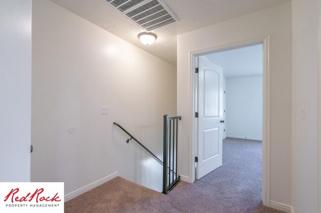 Building Photo - 2801 E 450 N
