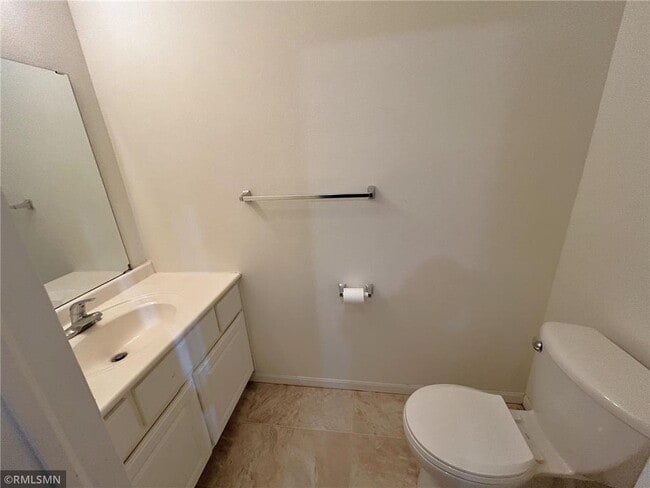 Building Photo - 10 Bridgewater Trail