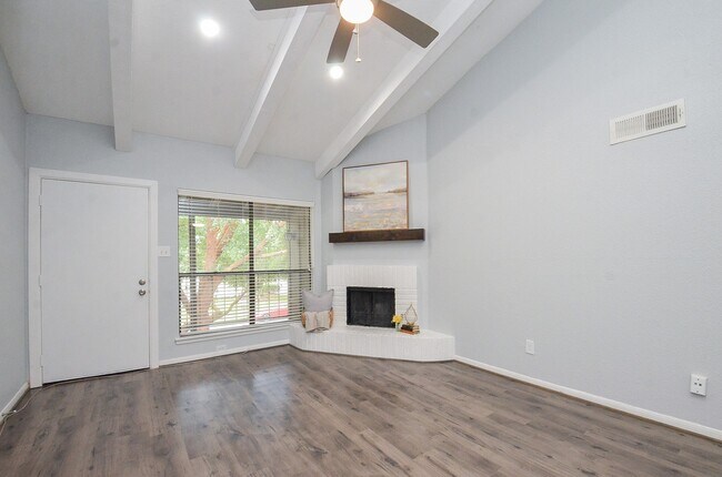 Primary Photo - 5711 Sugar Hill Dr