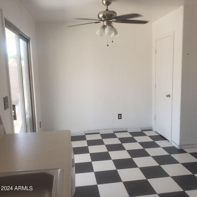 Building Photo - 14911 W Acapulco Ln