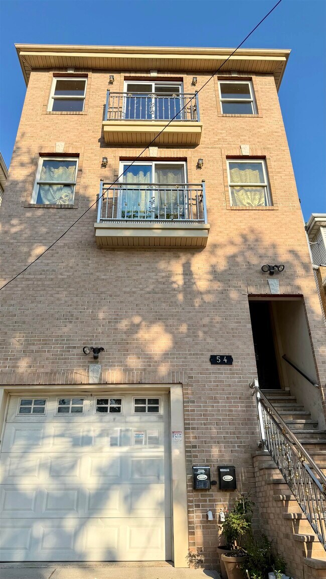 Building Photo - 54 Terrace Ave