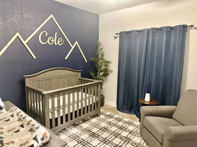 Building Photo - Updated North Fresno 3/2