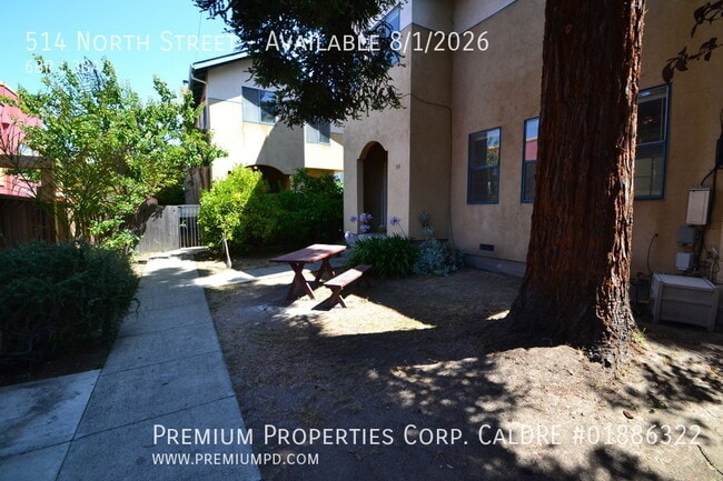 Building Photo - 514 North St