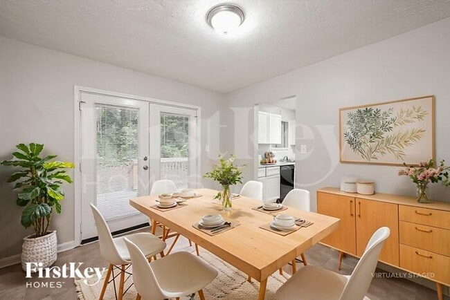 Building Photo - 3393 Hollow Tree Dr