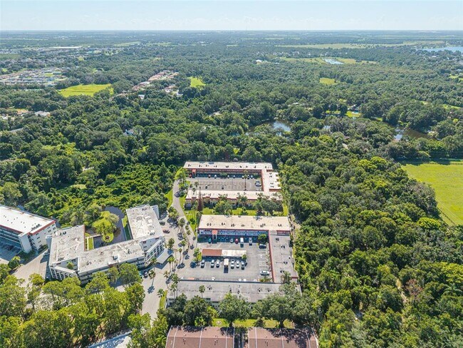 Building Photo - 1100 Martinique Dr