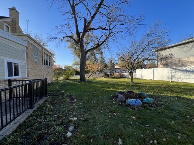 Building Photo - 220 N Graylynn Dr