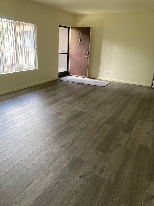 Building Photo - 12264 Chandler Blvd