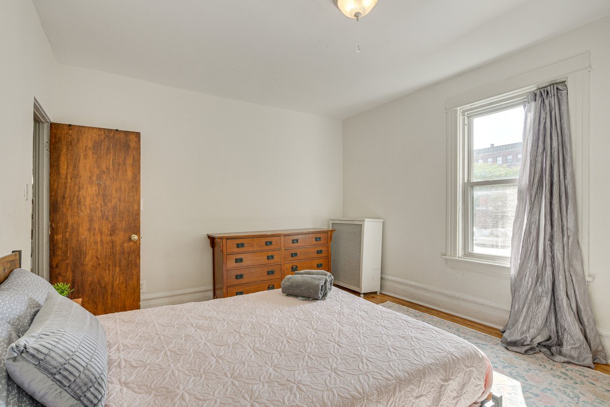 Building Photo - 5429 S Blackstone Ave