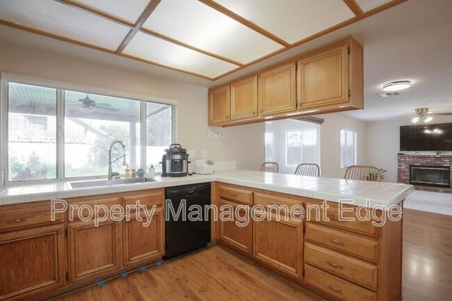 Building Photo - 8543 Yarrow Ln
