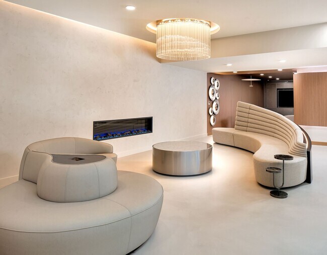 Building Photo - One Bedroom Rear Facing w Patio (1st Floor), Balcony 2 & 3