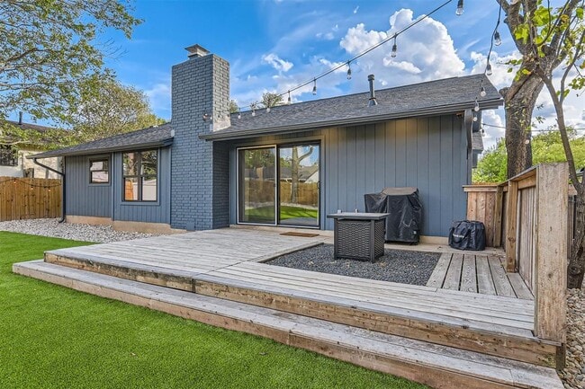 Building Photo - 1112 Milford Way