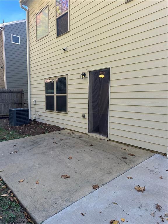 Building Photo - 403 Village View