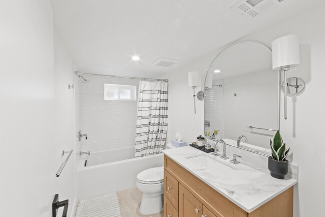 Building Photo - 17-11 Berdan Ave