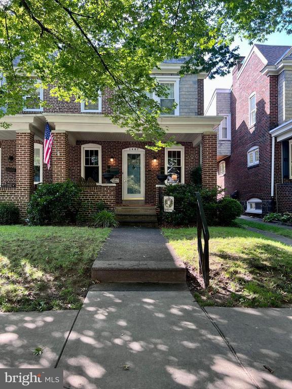 Primary Photo - 1407 N Grant Ave