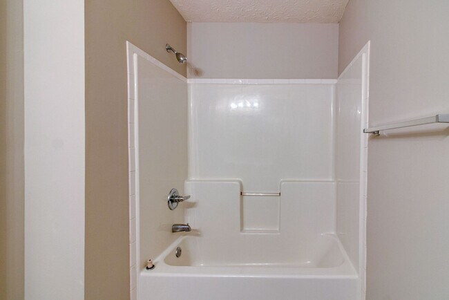 Building Photo - 821 Oak Arbor Ct