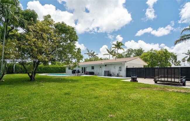 Building Photo - 10841 SW 127th St