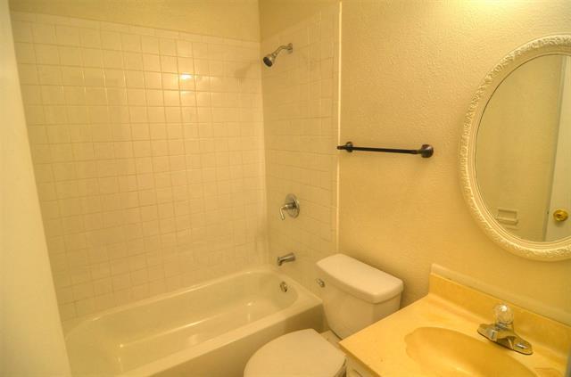 Building Photo - 5725 Drexel Dr