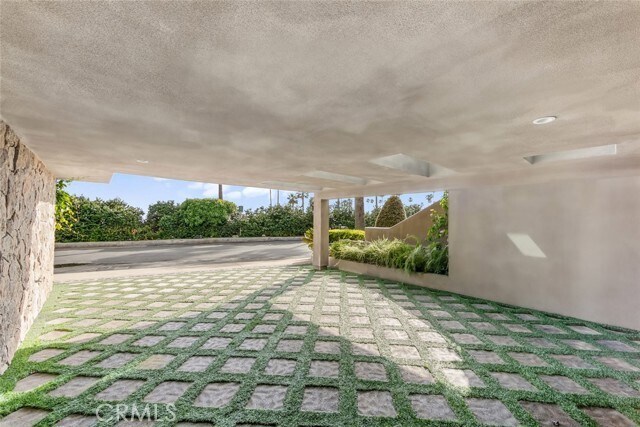 Building Photo - 3130 Breakers Dr