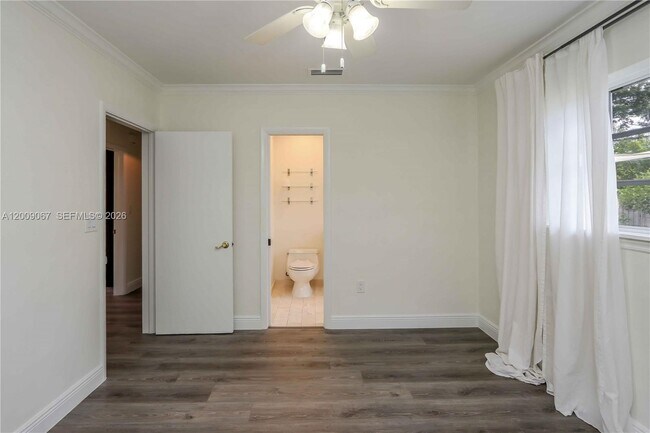 Building Photo - 8035 SW 63rd Pl