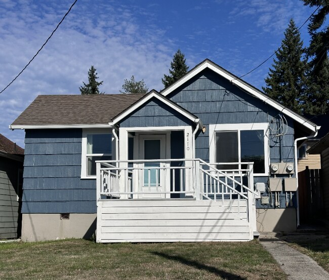 Building Photo - 2110 7th St