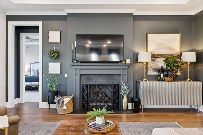 Building Photo - Luxurious living space *Fully furnished and impeccably designed*