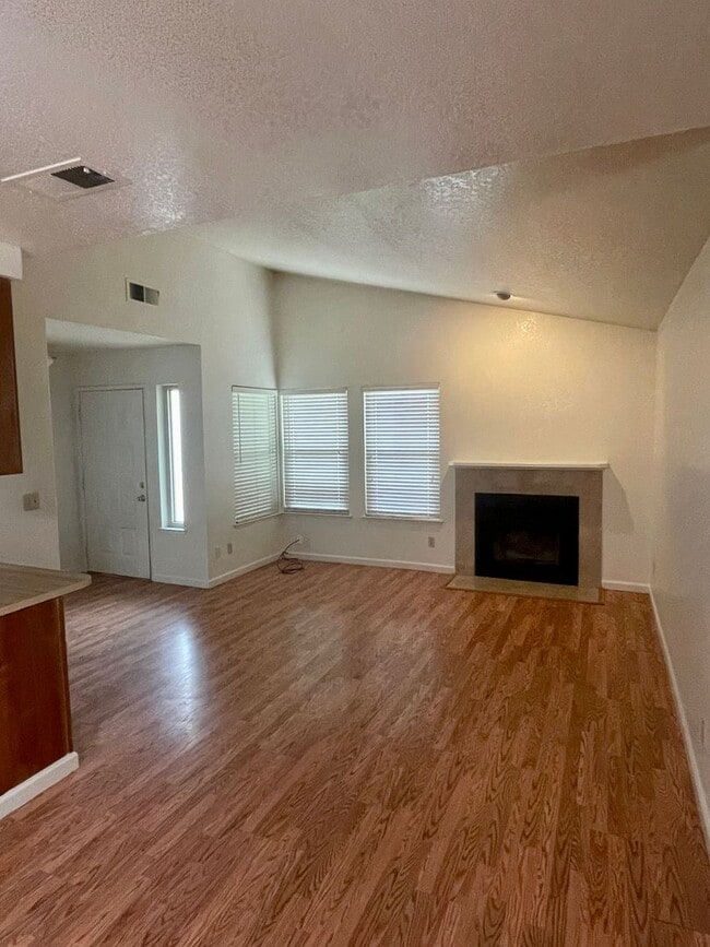 Building Photo - 8192-8194 Talbot Way