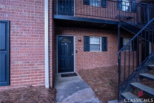 Primary Photo - 1055 Baxter St