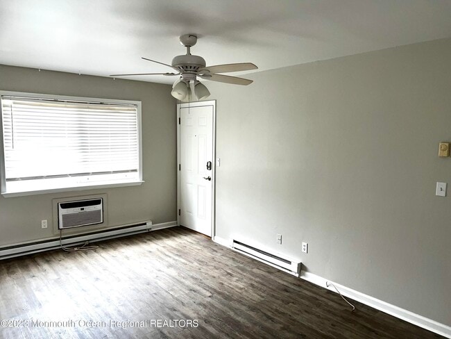 Building Photo - 215 Washington St