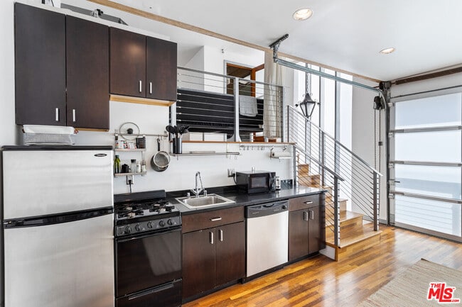 Building Photo - 24 Westminster Ave